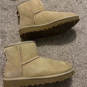 Women’s Mini Ugg Boots